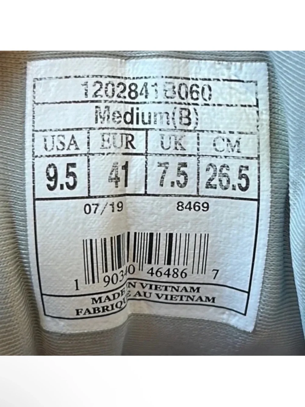 Brooks Adrenaline GTS 19 Road Running Shoes Gray White Womens Size 9.5
